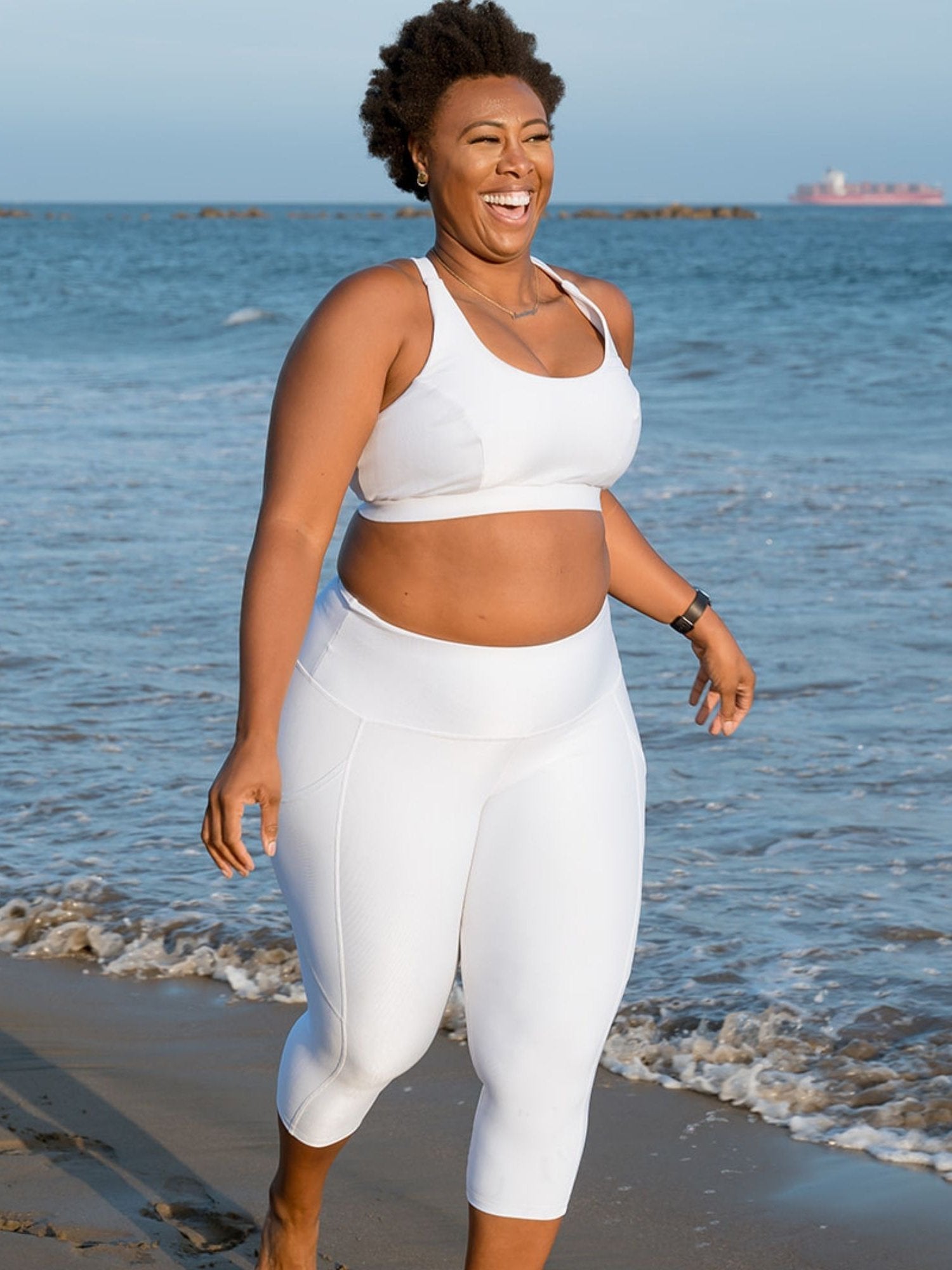 Hi-Rise Curved-Pocket Capri - White Rib Pattern