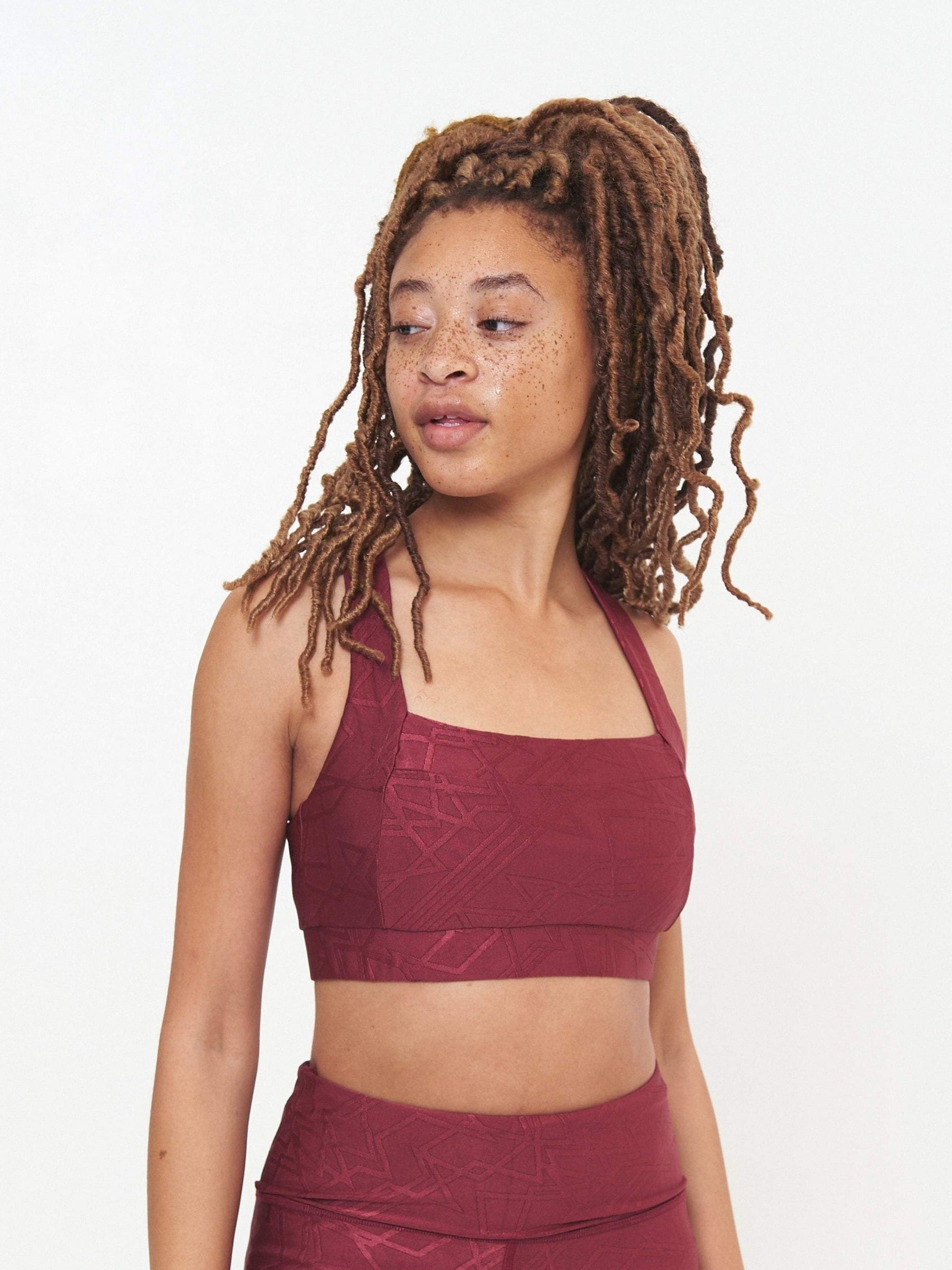 Square Neck Performance Bra - Pomegranate Linear Pattern