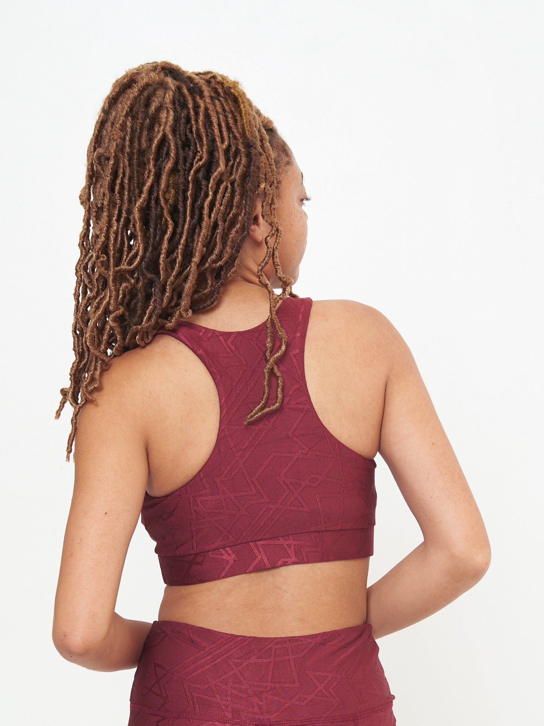 Square Neck Performance Bra - Pomegranate Linear Pattern