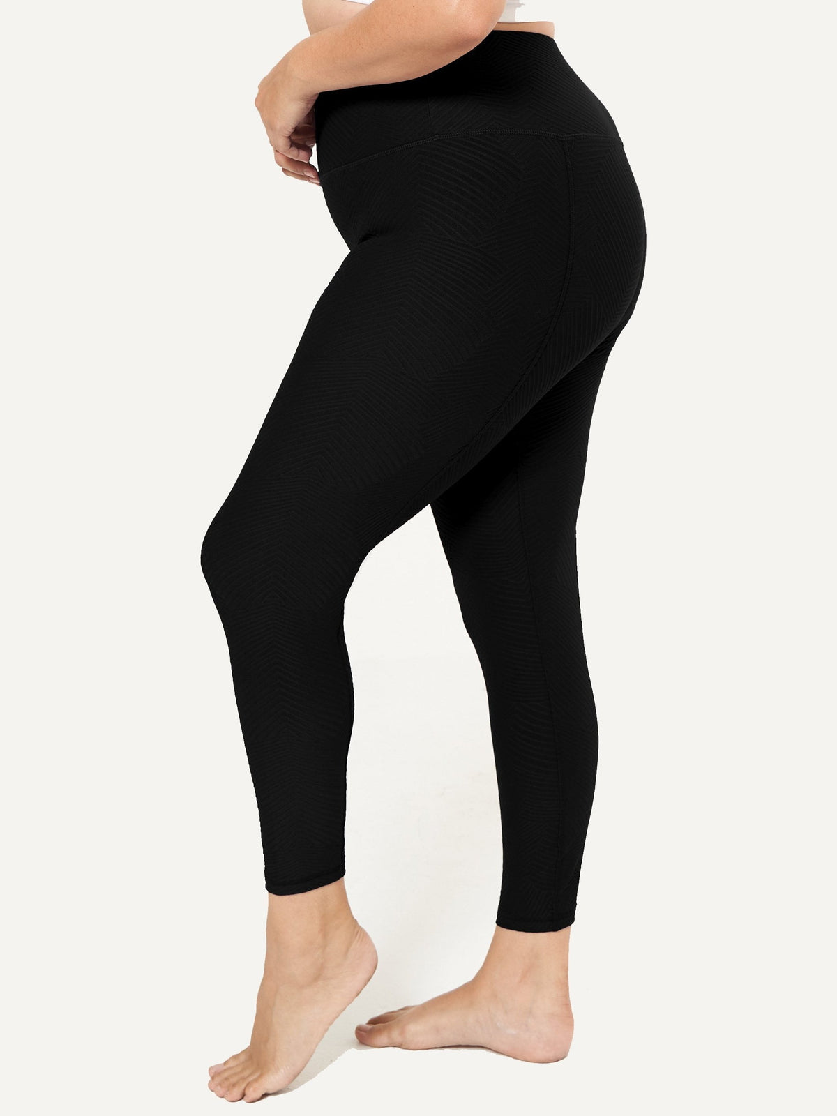 HI-Rise Leggings - Black Ridges Pattern