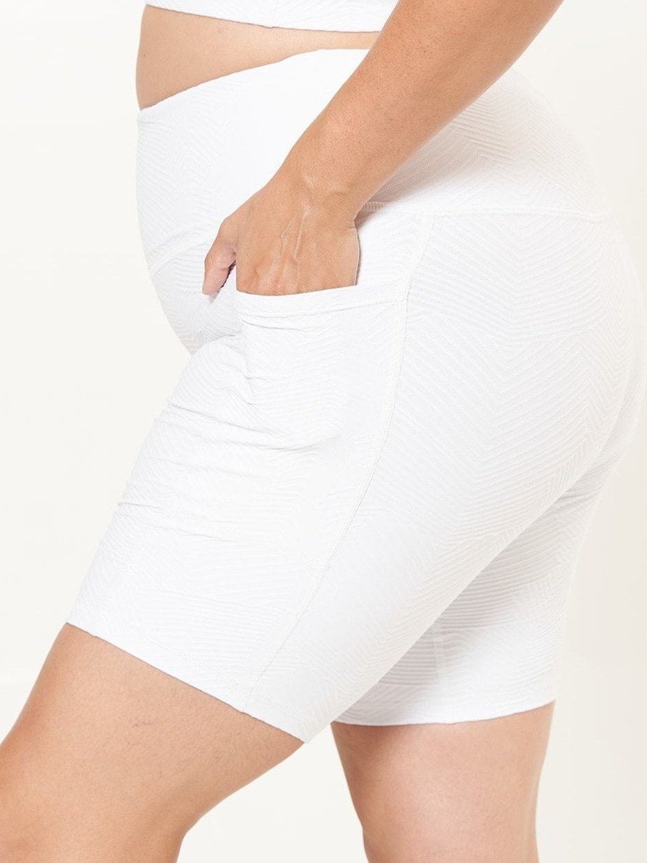 Hi-Rise Square Pocket Biker Short - White Ridges Pattern